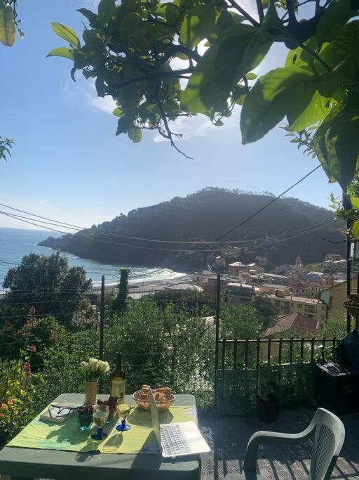 Cozy Beach House With Nice Garden, Basic Feel Apartment Bonassola Bagian luar foto